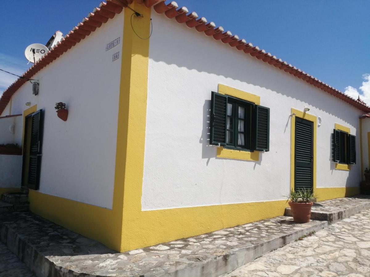 Casas Da Lagoa - 4 Casas De Ferias Independentes Santo Isidoro Bagian luar foto